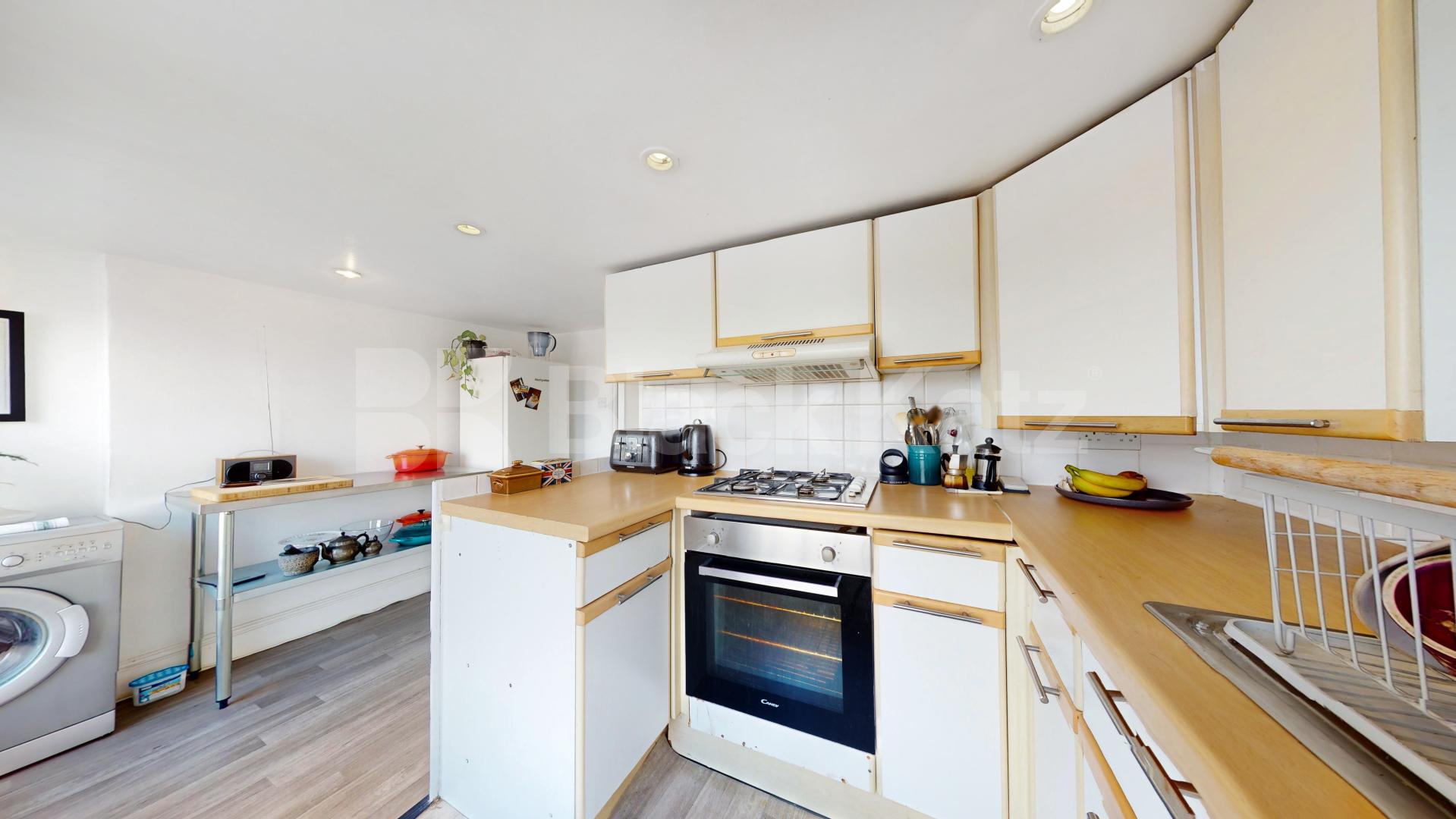 Located only a short walk to Angel station and the popular Upper Street Chapel Market, Angel